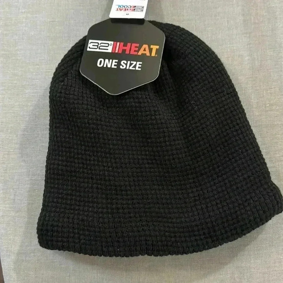 32 degrees Beanie - Picture 1 of 2